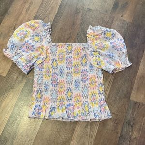 Short sleeve flower crop top.